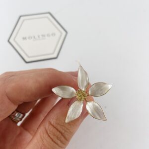Pack de 5 horquillas flores color blanco perlado con detalle de polen dorado