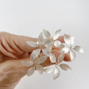 5 horquillas de flor joya color blanco perlado