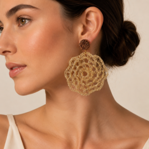 Pendientes XL Dorados de Crochet con Detalle Marrón