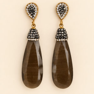 Pendientes Largos Marrones con Pedrería – 5,5 cm