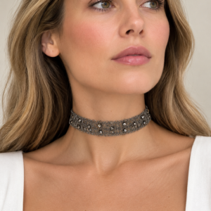 Inicio Choker de crochet con alambre gris oscuro hecho a mano